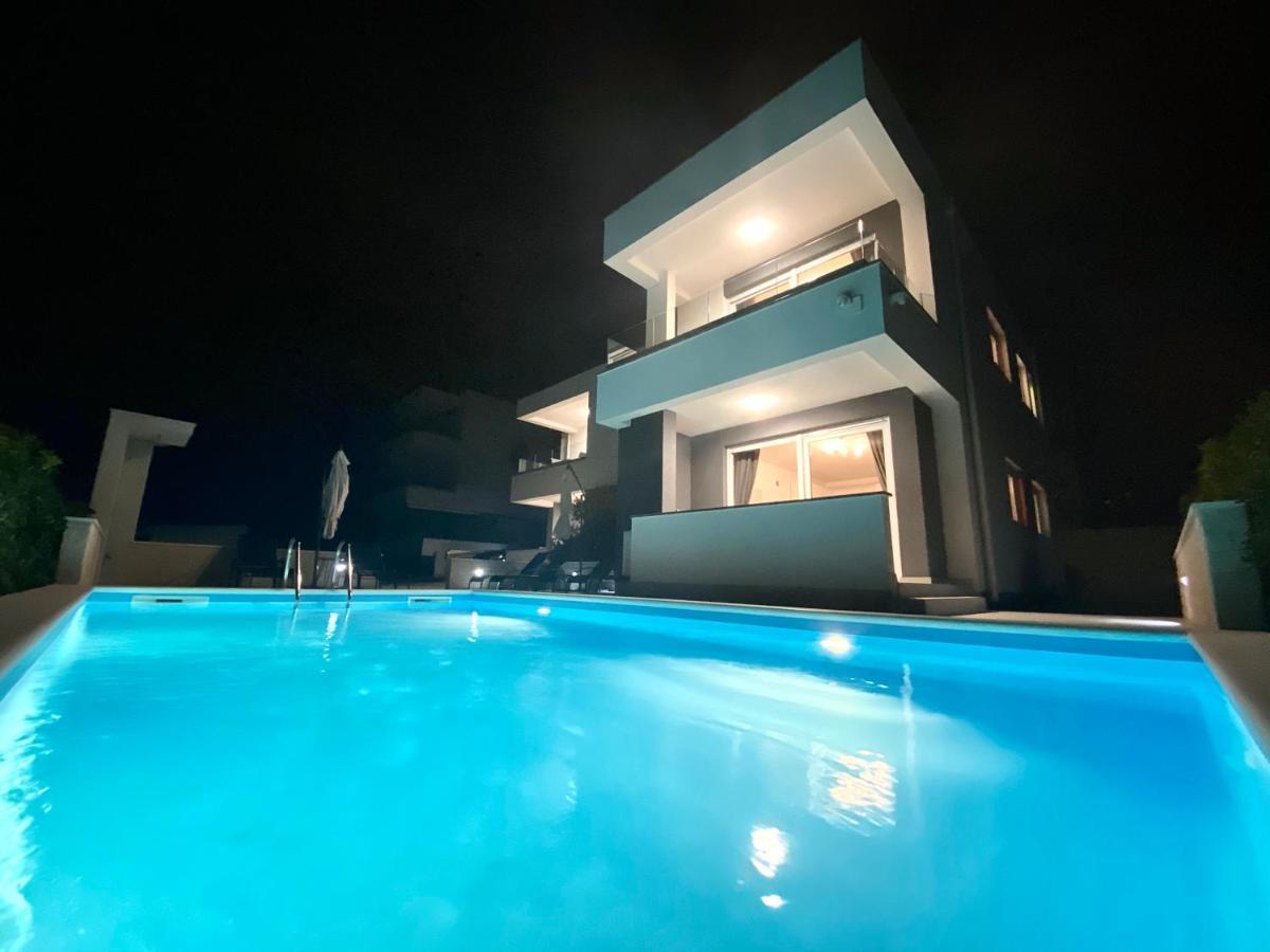Fantasy Pool Villa 노바야 외부 사진