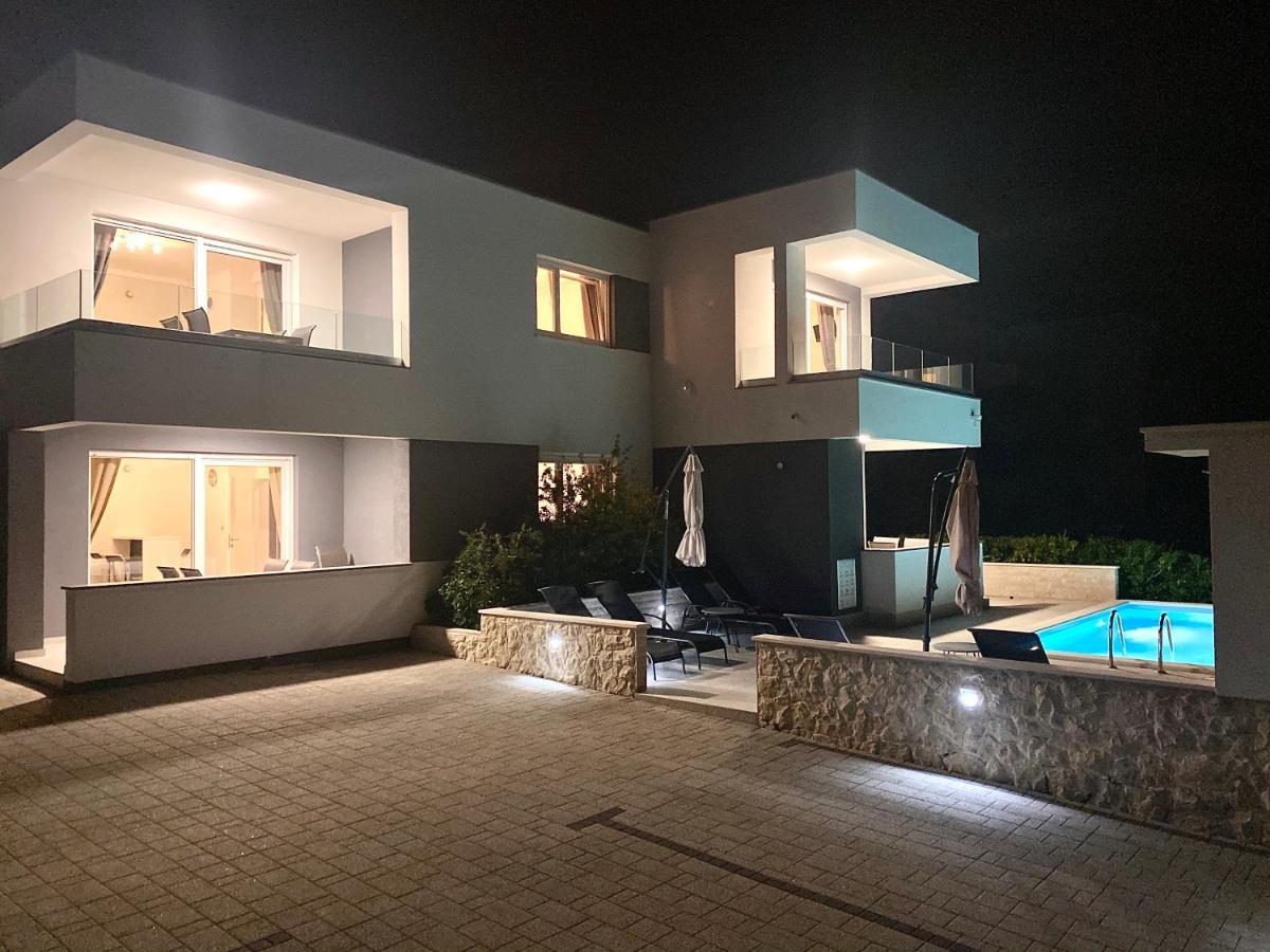 Fantasy Pool Villa 노바야 외부 사진